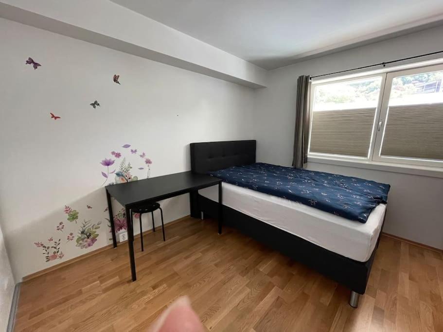 3 Sleeping Rooms For 82M2 Which Direct Traffic To Airport And City Center Берген Экстерьер фото